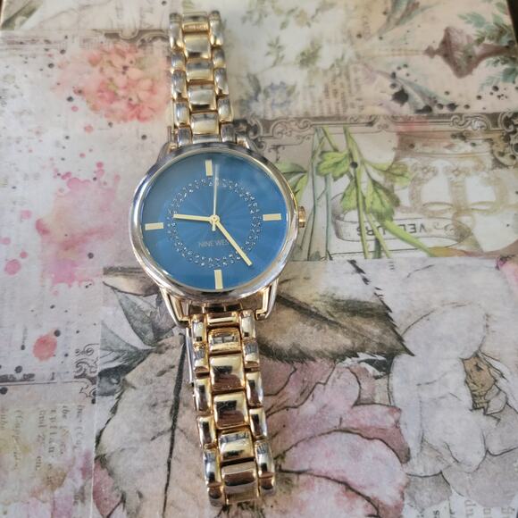 Vintage Watches Nine West Blue Dial Crystal Accent Gold Tone Bracelet Watch - Picture 2 of 10